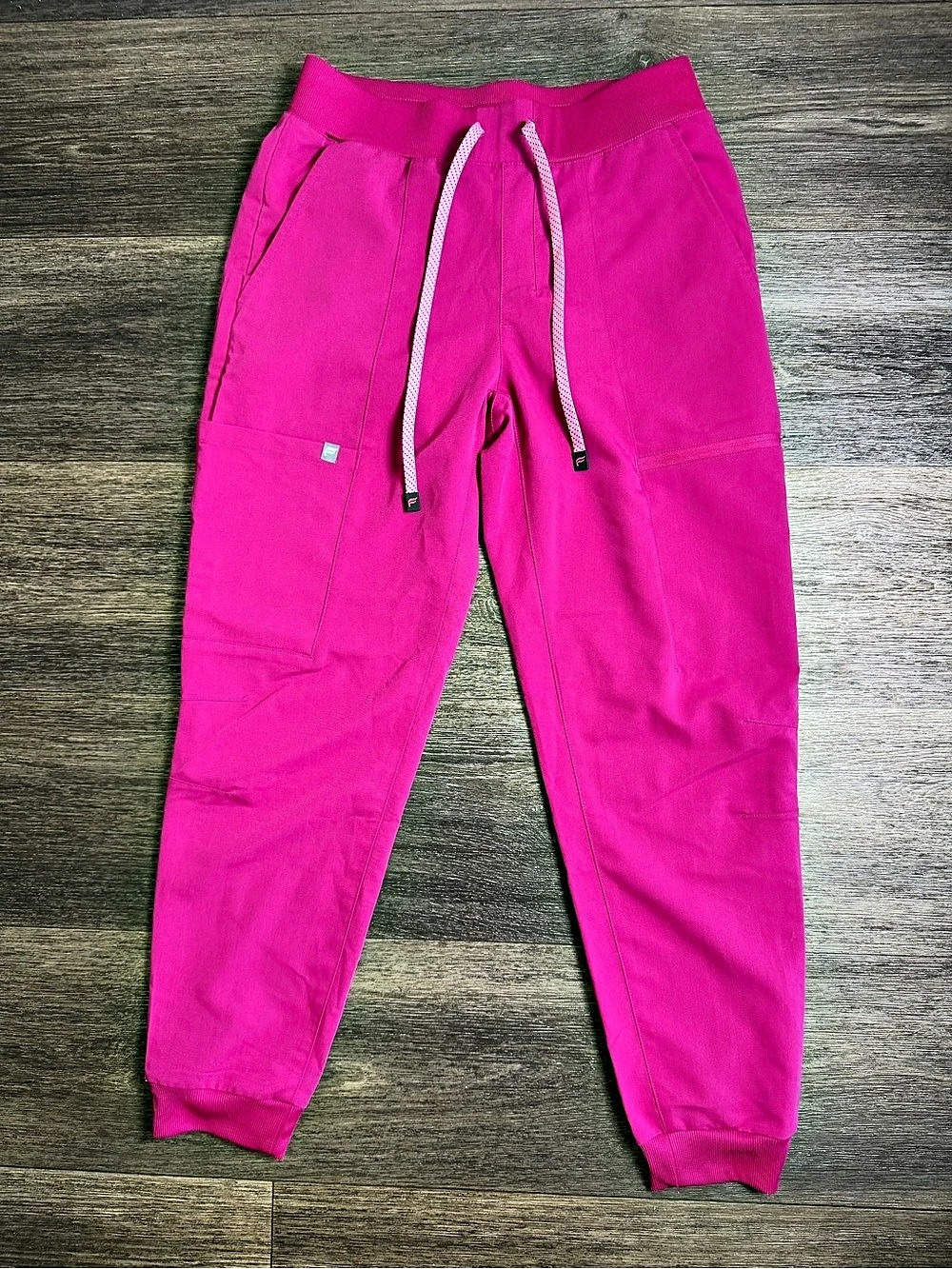 Fabletics On-Call Scrub Jogger Womens small Hibiscus